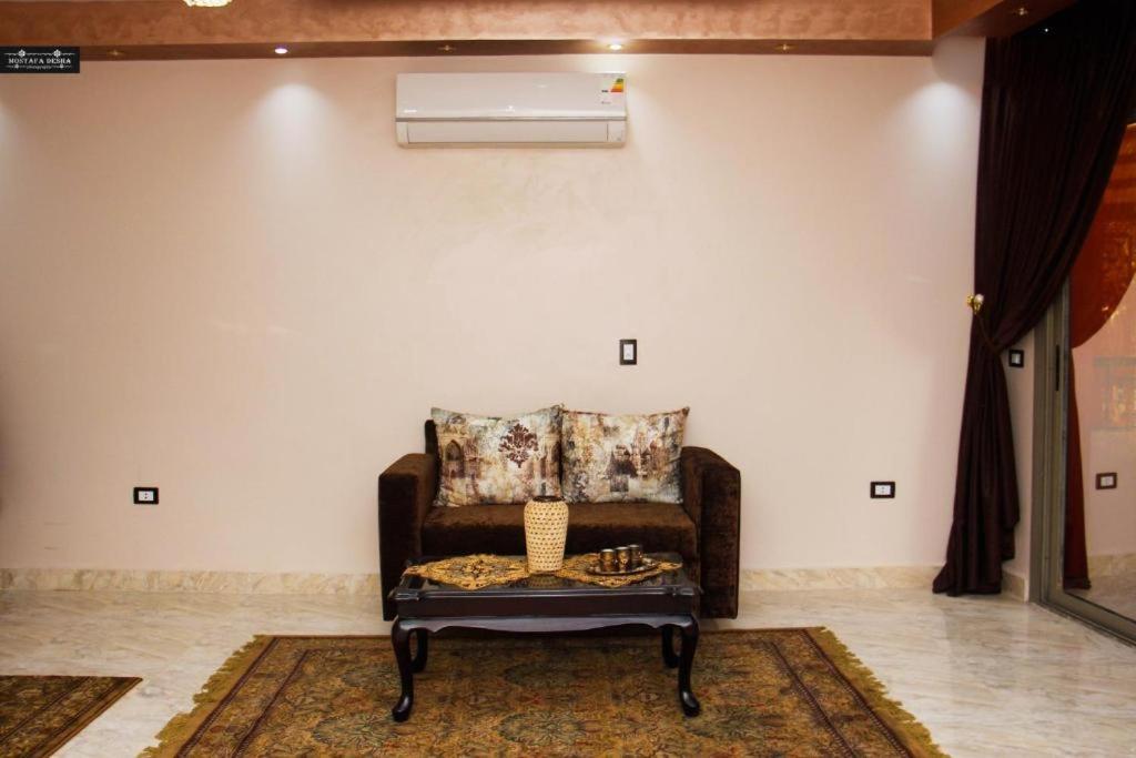 Aswan Plaza - Share Apartment Buitenkant foto